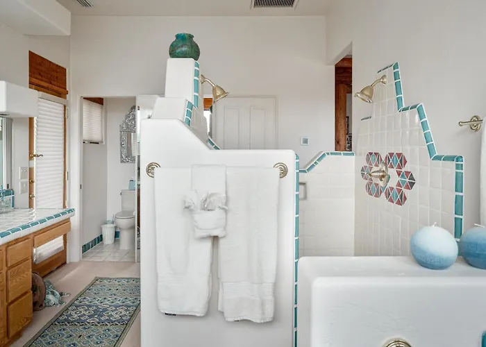 Tropiz Del Norte - Historic Red Rock Estate Withpool *